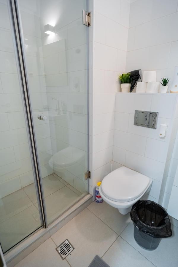One Bedroom Flat In Bucharest'S Historic District Exterior foto