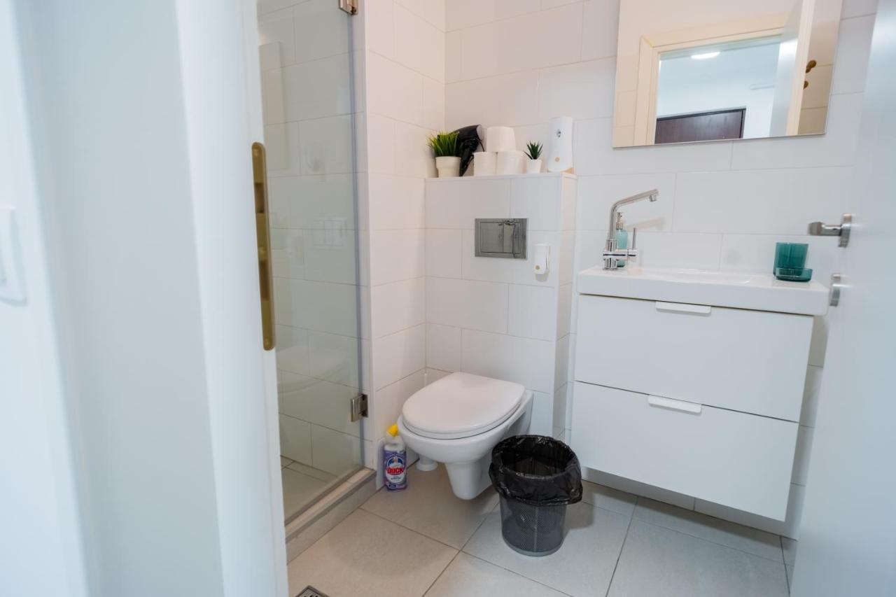One Bedroom Flat In Bucharest'S Historic District Exterior foto