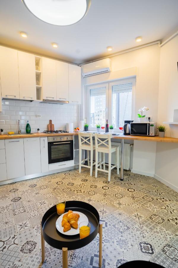 One Bedroom Flat In Bucharest'S Historic District Exterior foto