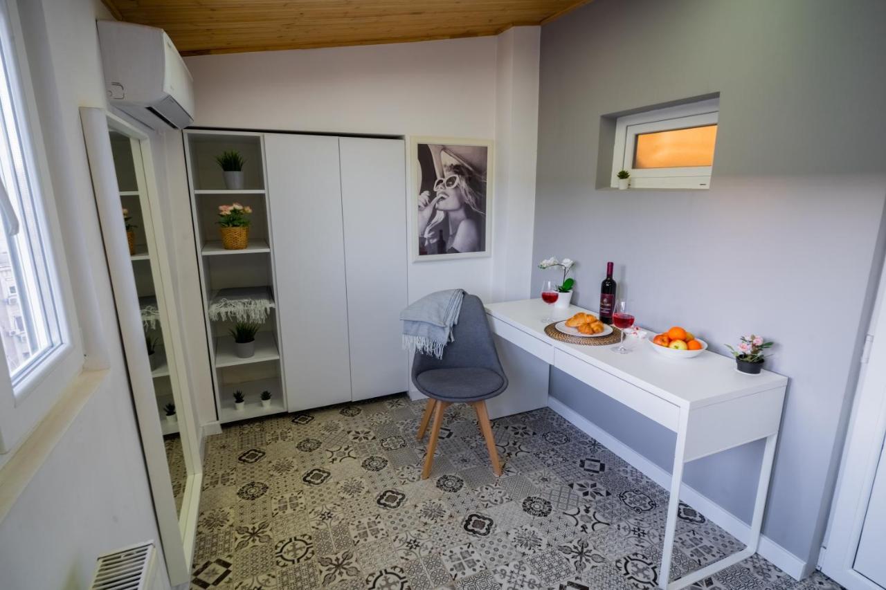 One Bedroom Flat In Bucharest'S Historic District Exterior foto