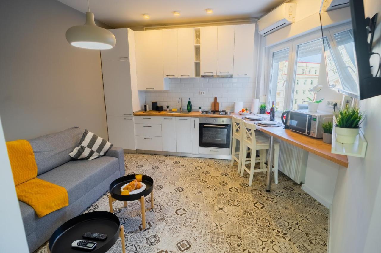 One Bedroom Flat In Bucharest'S Historic District Exterior foto