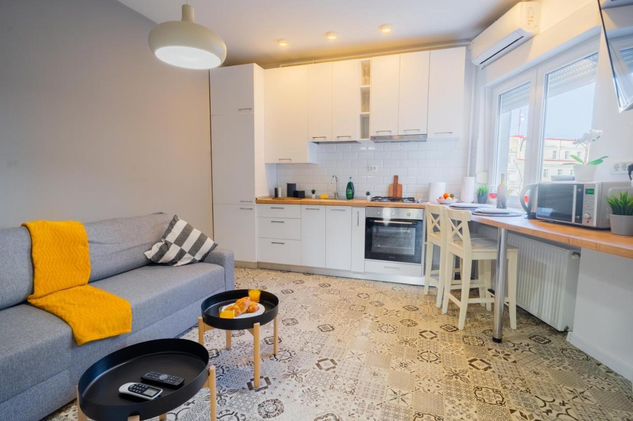 One Bedroom Flat In Bucharest'S Historic District Exterior foto